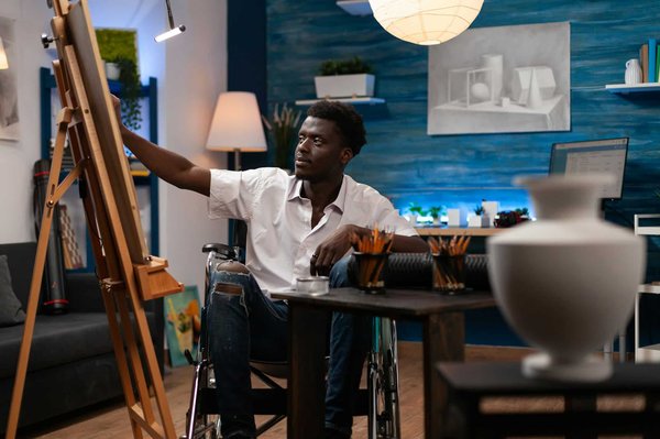 Comment les écrivains peuvent-ils utiliser les récits historiques pour enrichir leurs romans ?